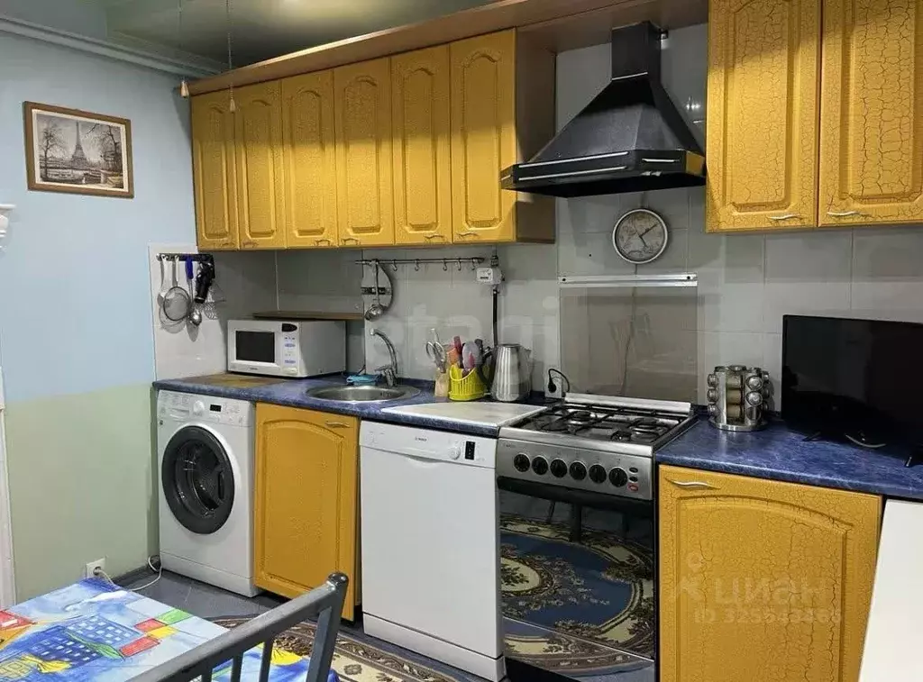 3-к кв. Омская область, Омск Заозерный мкр, ул. Лаптева, 3 (58.0 м) - Фото 1