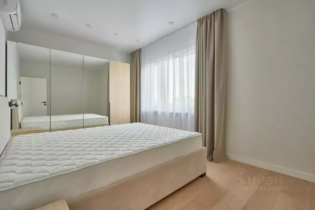 3-к кв. Липецкая область, Липецк ул. М.И. Неделина, 4Д (79.0 м) - Фото 0