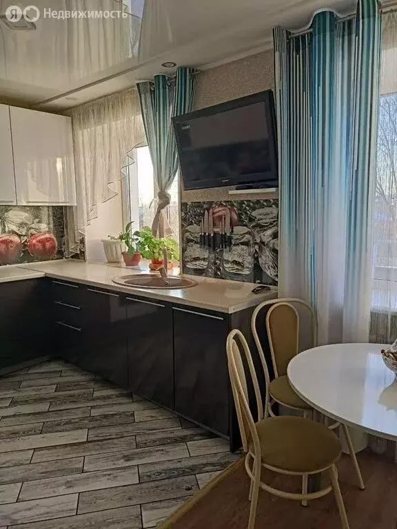 2-комнатная квартира: Омск, улица Петра Ильичёва, 4 (43.1 м) - Фото 2