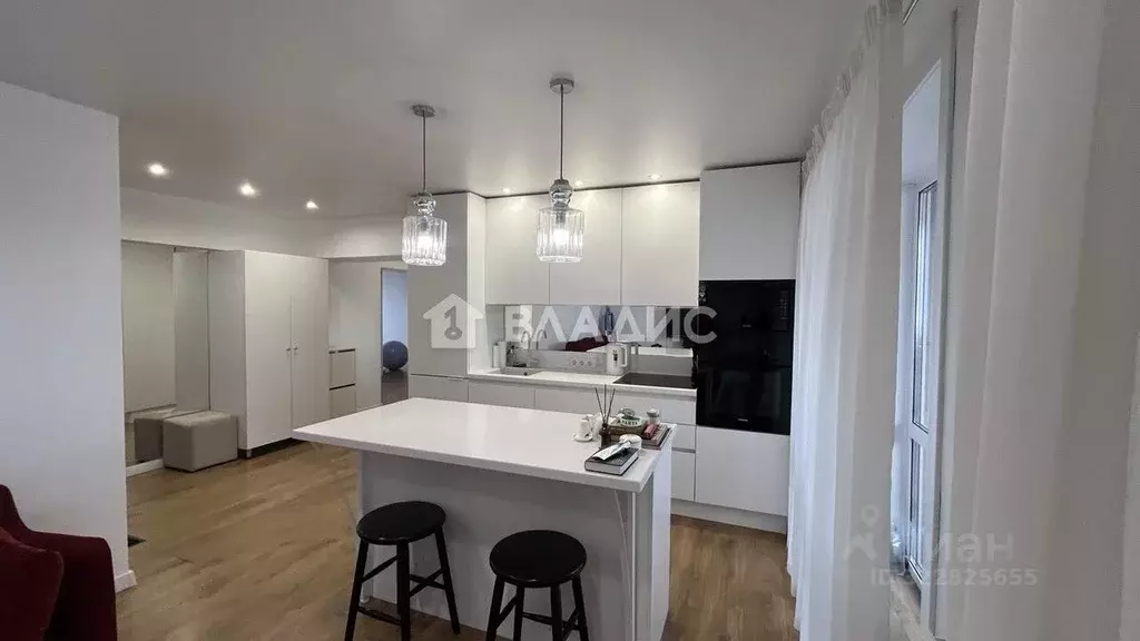 3-к кв. Бурятия, Улан-Удэ ул. Добролюбова, 35 (83.1 м) - Фото 2