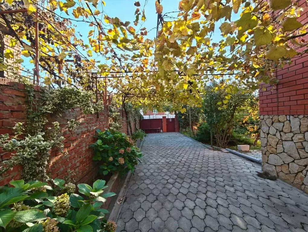 Дом в Витязево, Уютная улица (292 м) - Фото 1