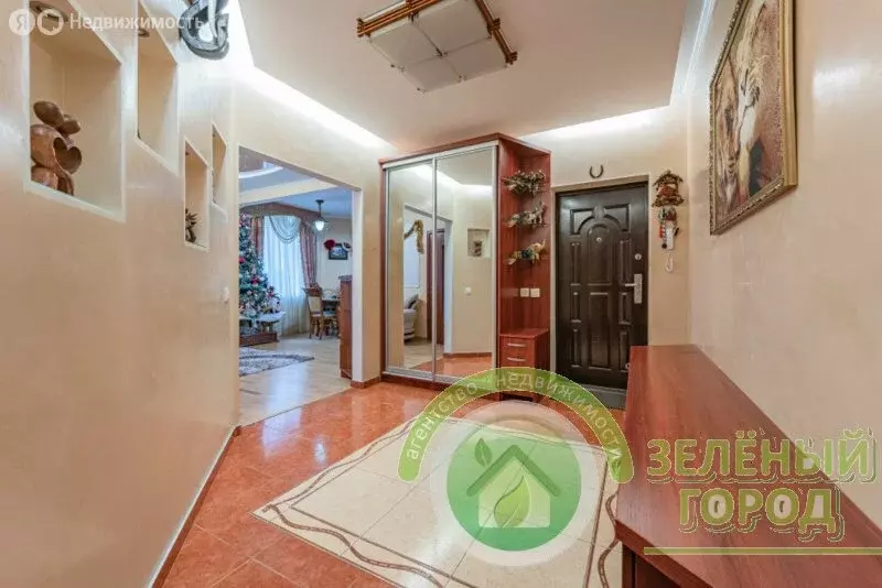 3-комнатная квартира: Калининград, улица Александра Суворова, 40 (77 ... - Фото 0