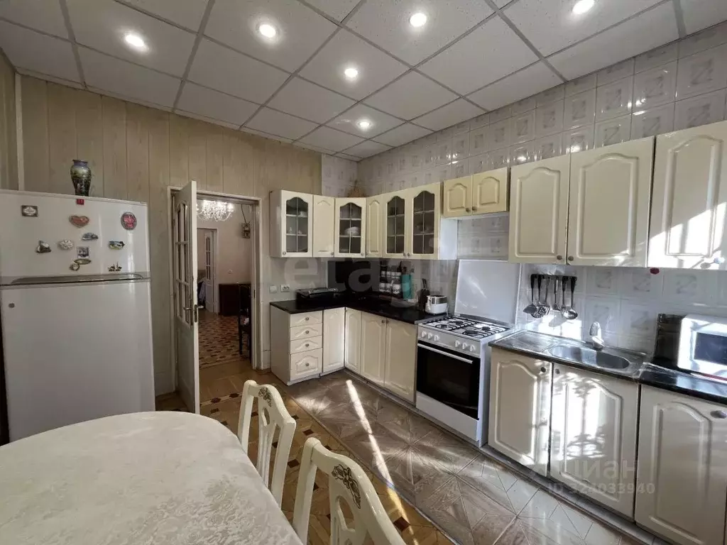 Дом в Северная Осетия, Владикавказ ул. Галковского, 40 (100 м) - Фото 1