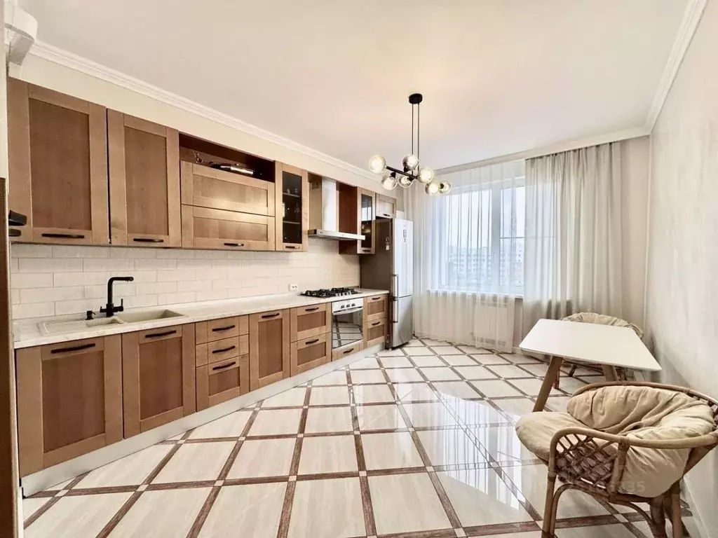 3-к кв. Курская область, Курск ул. Горького, 70 (106.5 м) - Фото 1