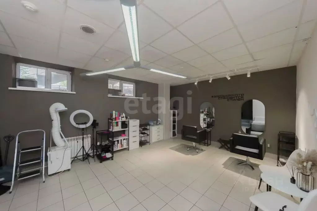 Помещение свободного назначения в Тюменская область, Тюмень ул. ... - Фото 1