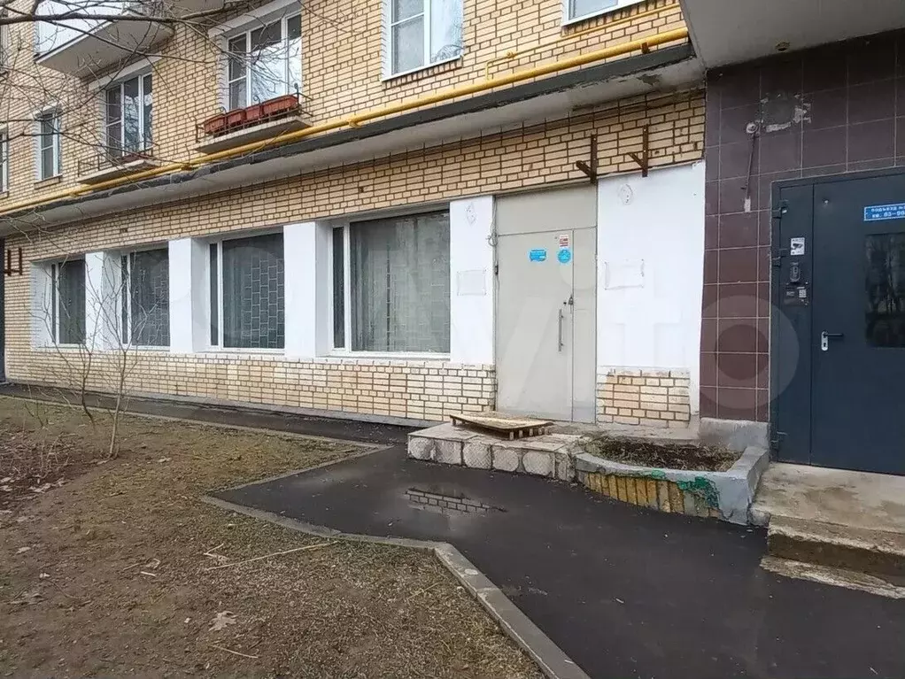1-я линия у метро – 210 м с 2 входами - Фото 1