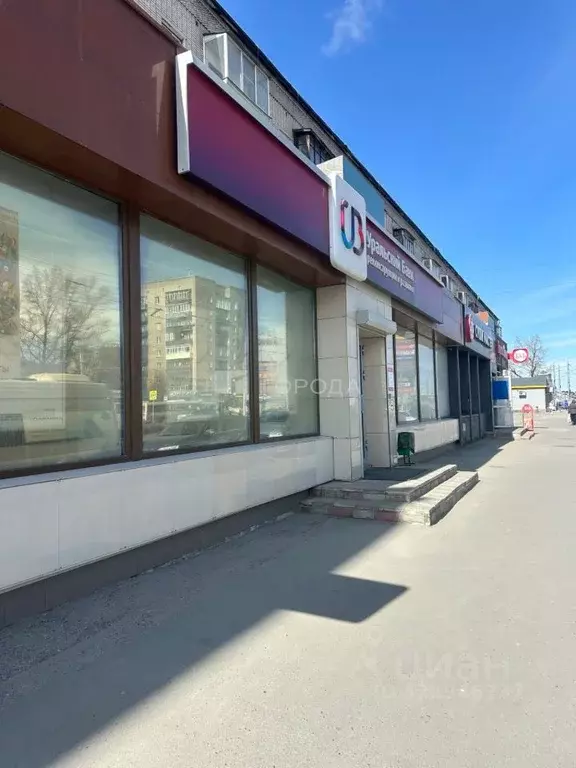 Помещение свободного назначения в Алтайский край, Барнаул просп. ... - Фото 1
