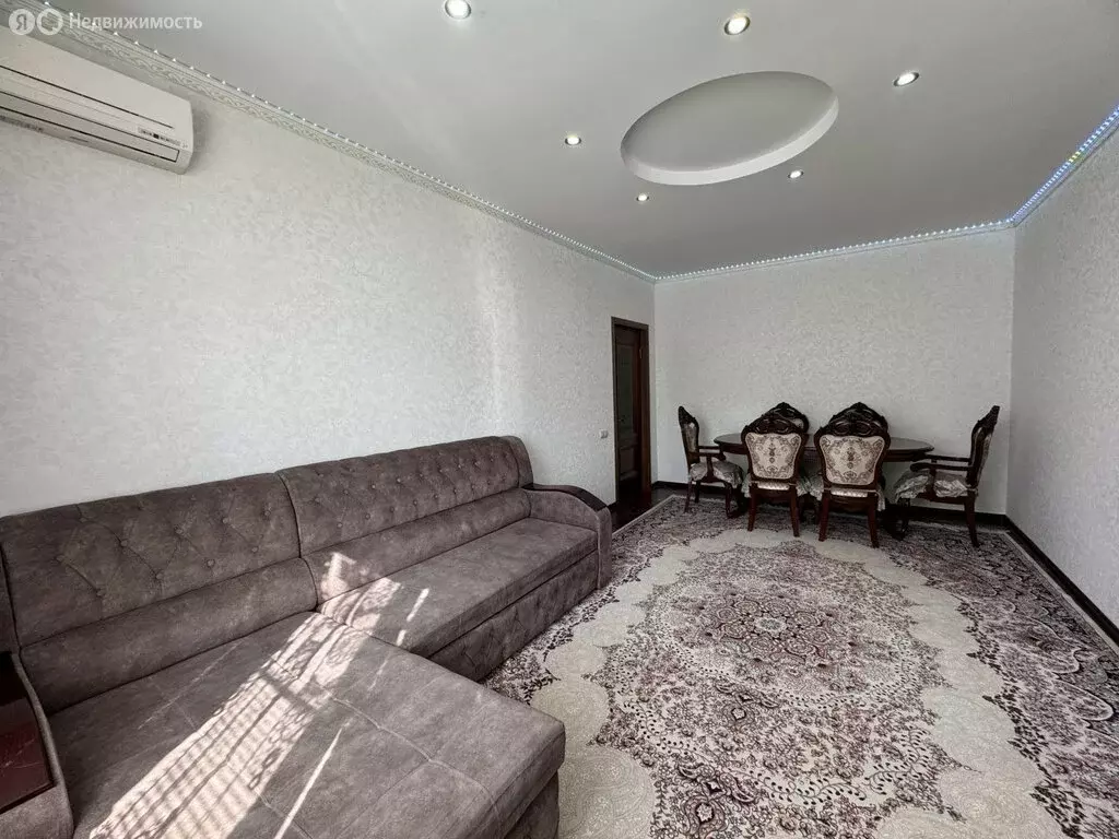 2-комнатная квартира: Дербент, улица Сальмана, 85А (70 м) - Фото 0