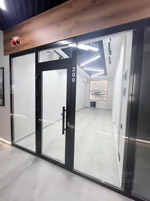 Помещение свободного назначения в Татарстан, Казань ул. Парижской ... - Фото 1