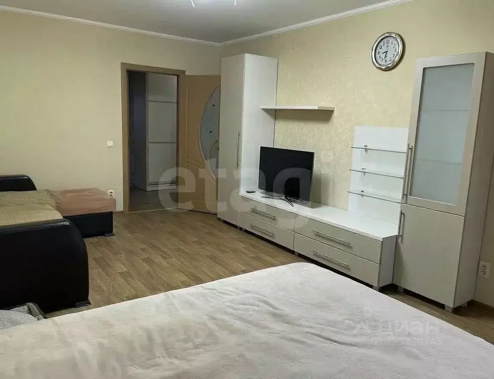 2-к кв. Чувашия, Чебоксары Ярмарочная ул., 15 (65.6 м) - Фото 1