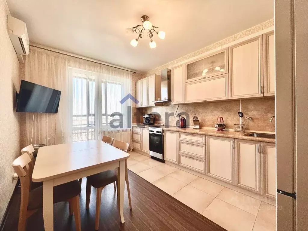 2-к кв. Татарстан, Казань ул. Сибгата Хакима, 40 (70.0 м) - Фото 1