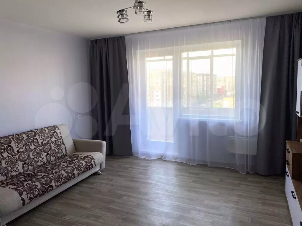 1-к. квартира, 42 м, 8/10 эт. - Фото 1