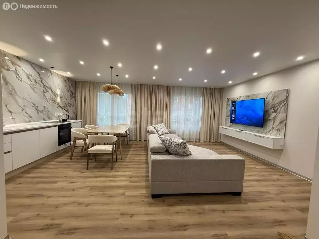 2-комнатная квартира: Горно-Алтайск, улица Павла Кучияк, 2 (69.8 м) - Фото 1