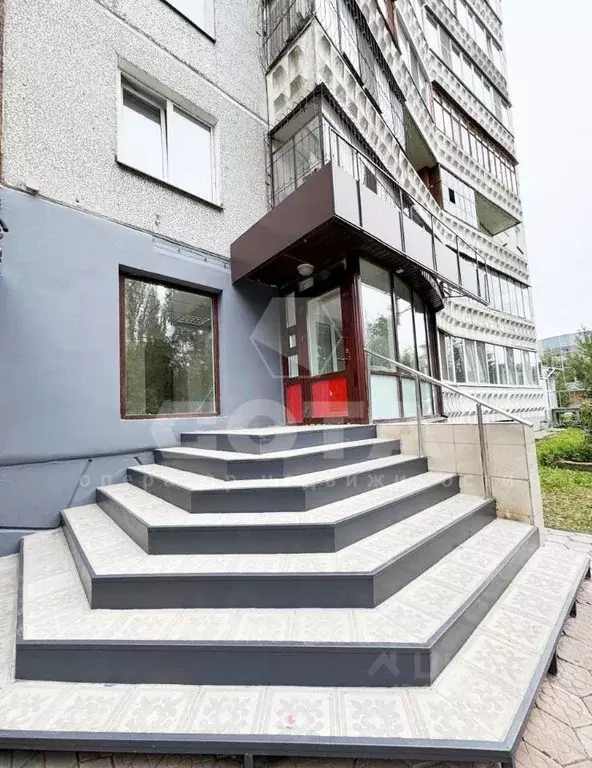 Помещение свободного назначения в Омская область, Омск просп. ... - Фото 0