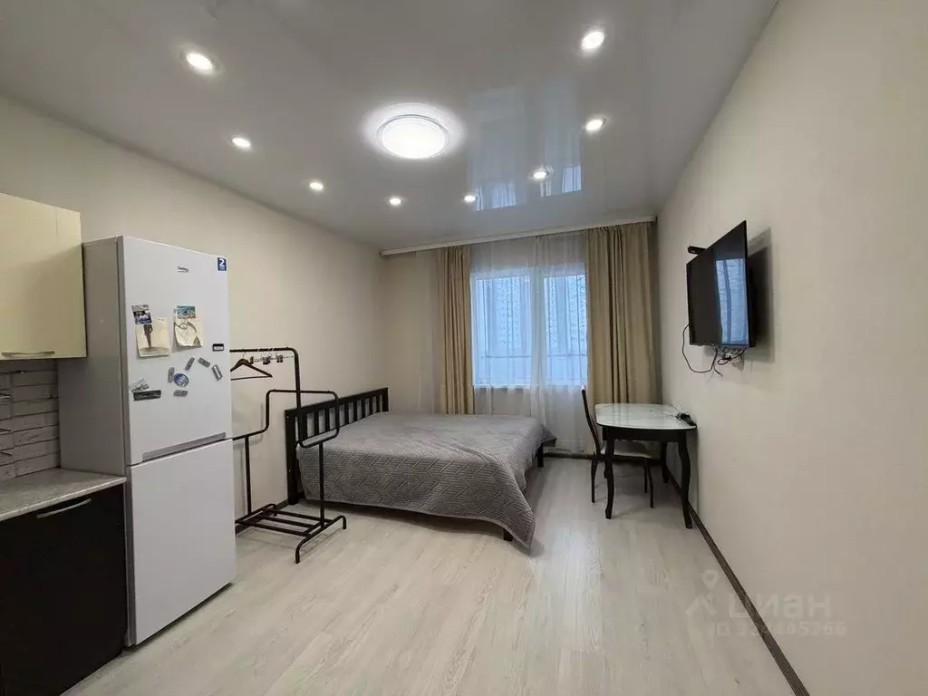 Студия Ханты-Мансийский АО, Сургут ул. Семена Билецкого, 1 (23.5 м) - Фото 1