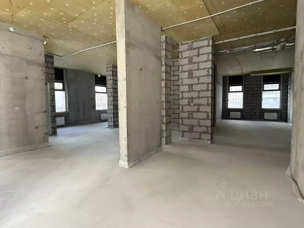 Помещение свободного назначения в Свердловская область, Екатеринбург ... - Фото 0