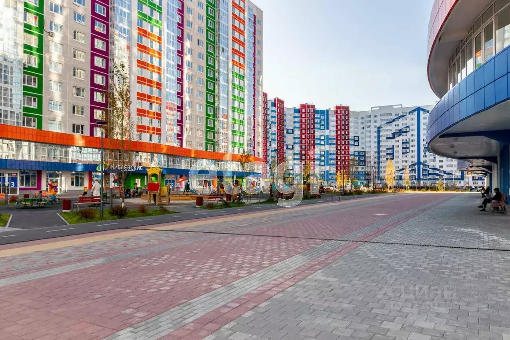 3-к кв. Тюменская область, Тюмень ул. Федюнинского, 54к2 (92.8 м) - Фото 0