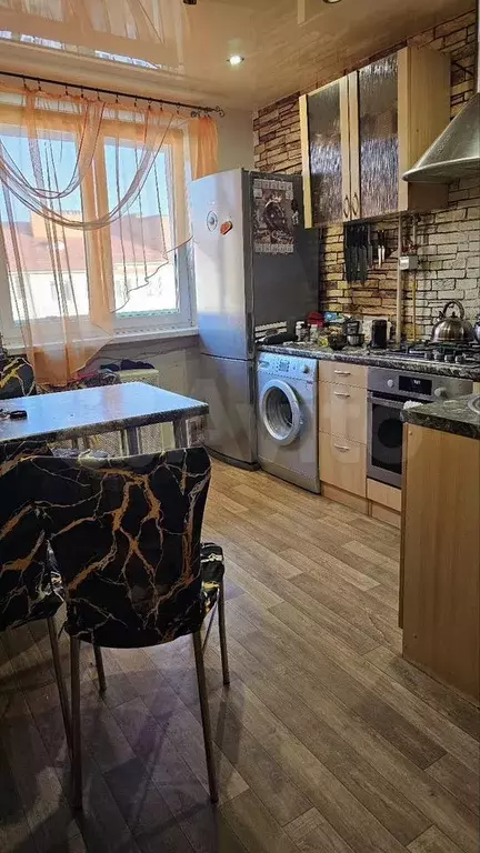 3-к. квартира, 70 м, 6/6 эт. - Фото 0