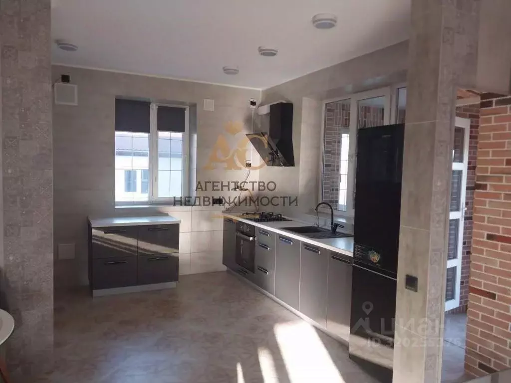 Дом в Крым, Феодосия муниципальный округ, Приморский пгт ул. Амет-Хана ... - Фото 1