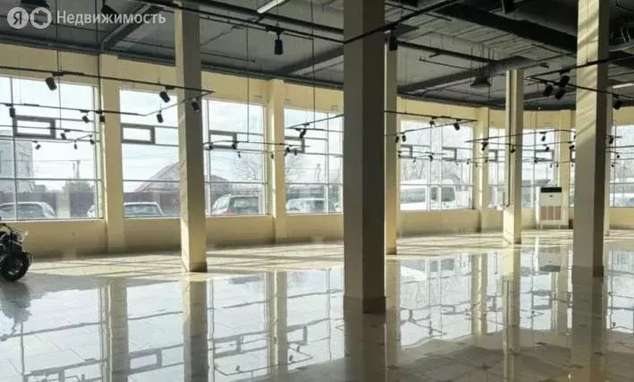 Помещение свободного назначения (1800 м) - Фото 1