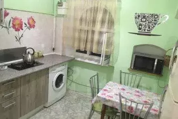 1-к кв. Крым, Феодосия городской округ, Приморский пгт ул. Победы, 10 ... - Фото 0
