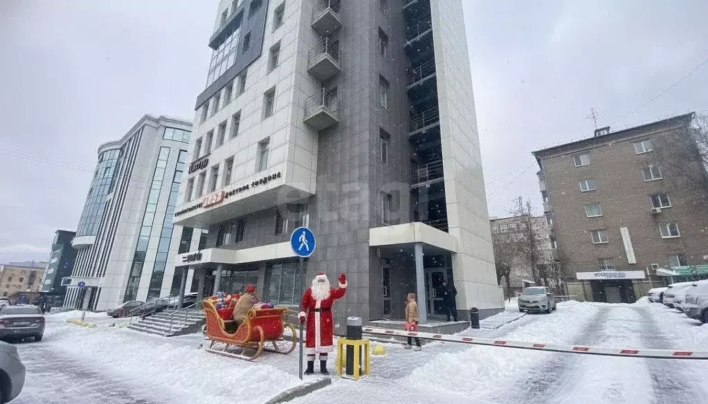 Помещение свободного назначения в Удмуртия, Ижевск ул. Ленина, 27 (157 ... - Фото 1