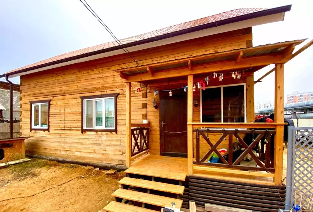 Дом в Саха (Якутия), Якутск ул. Софронова (150 м) - Фото 1