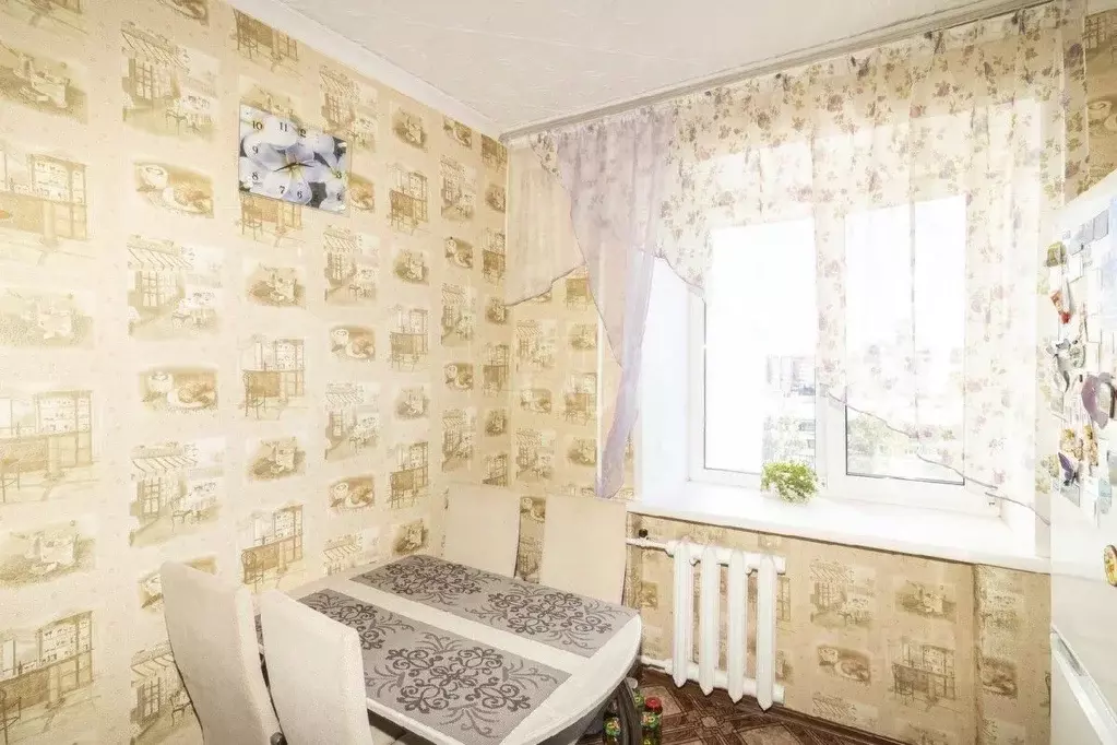 3-к кв. Тюменская область, Тюмень ул. Монтажников, 13 (58.0 м) - Фото 0