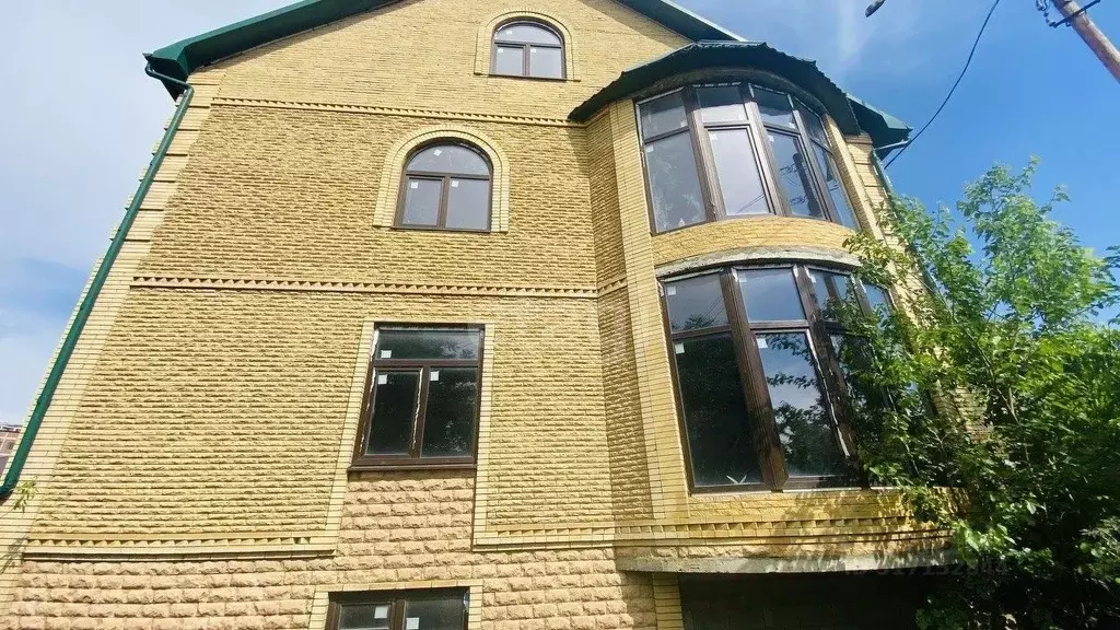 Дом в Дагестан, Махачкала туп. 1-й Магомед-Али Алиева, 18 (300 м) - Фото 0