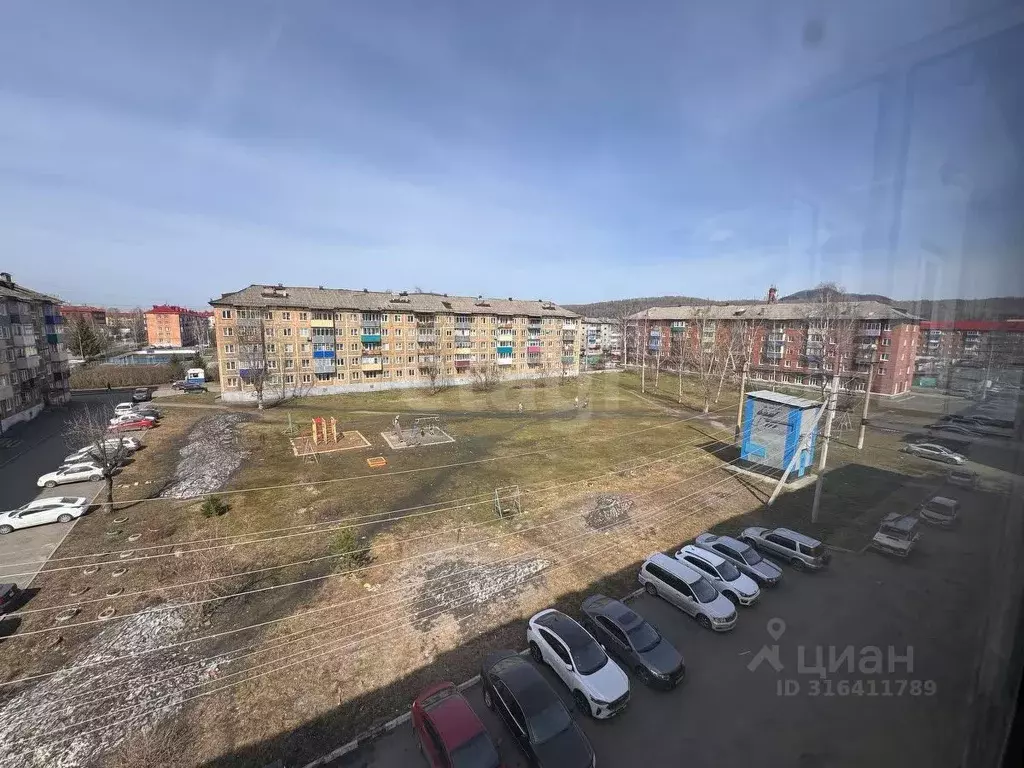 3-к кв. Кемеровская область, Междуреченск ул. Лазо, 54 (58.6 м) - Фото 1