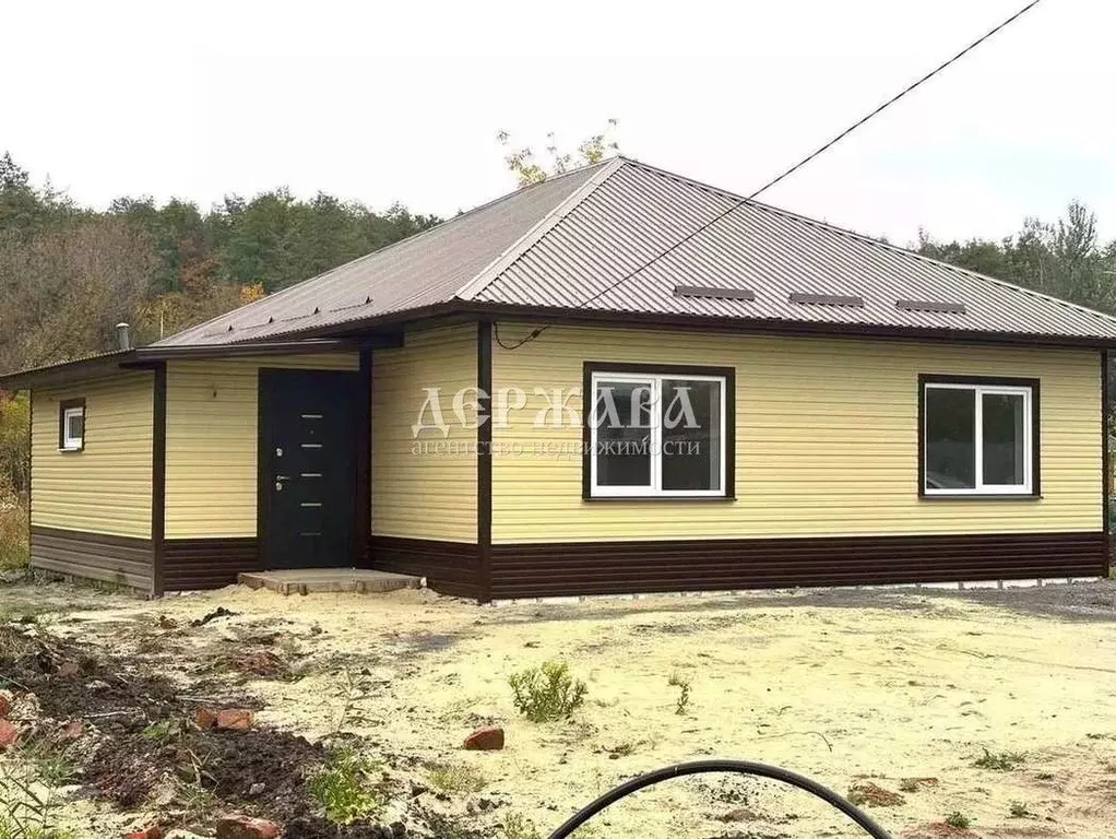 Дом в Белгородская область, Старооскольский городской округ, с. ... - Фото 1