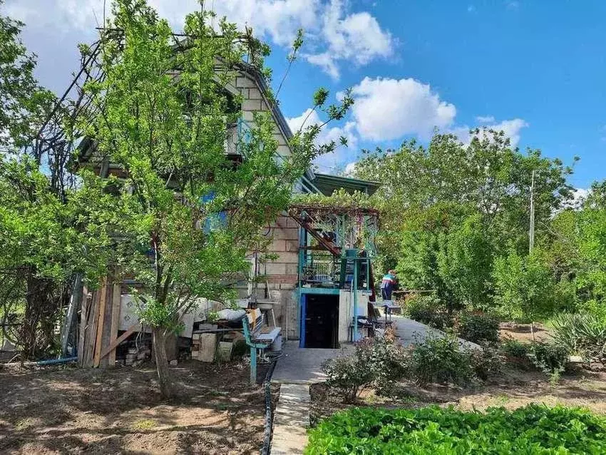 Дом в Астраханская область, Астрахань ул. 2-я Турбазовская (65 м) - Фото 1