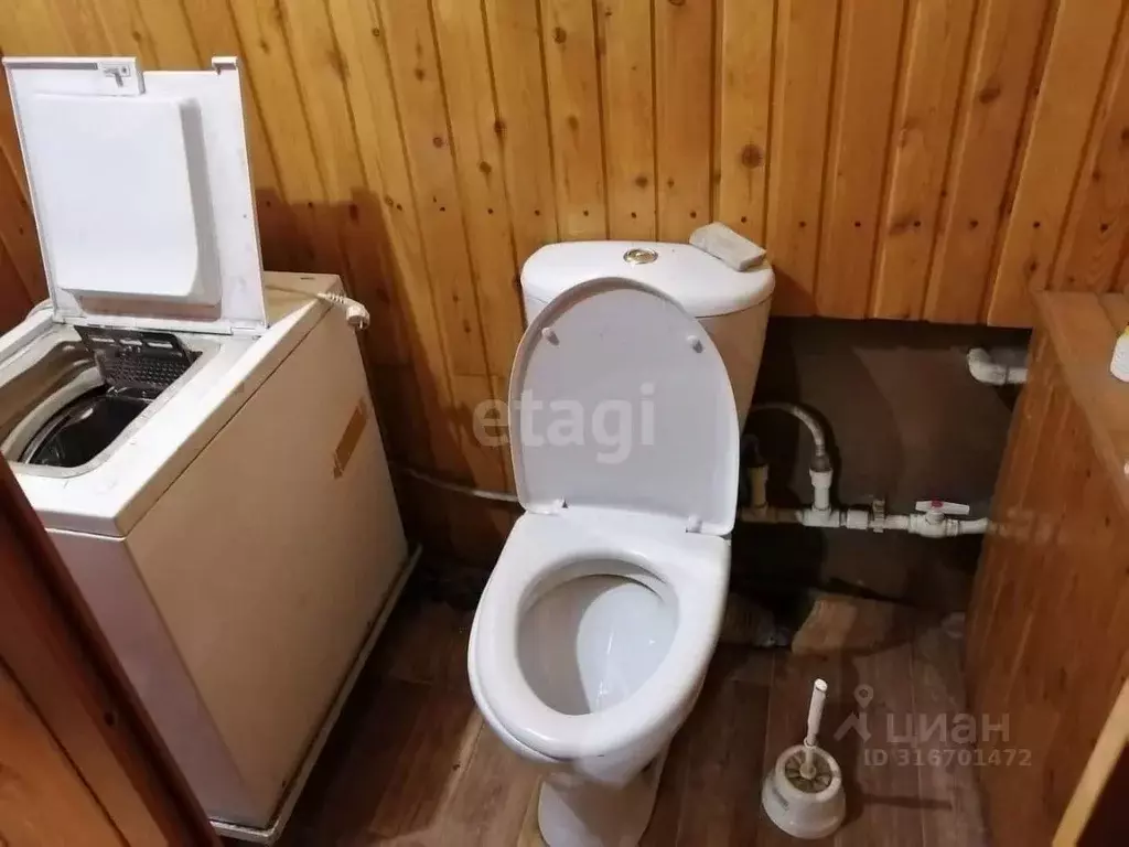 Дом в Кемеровская область, Междуреченск Птичий пер., 16 (225 м) - Фото 0