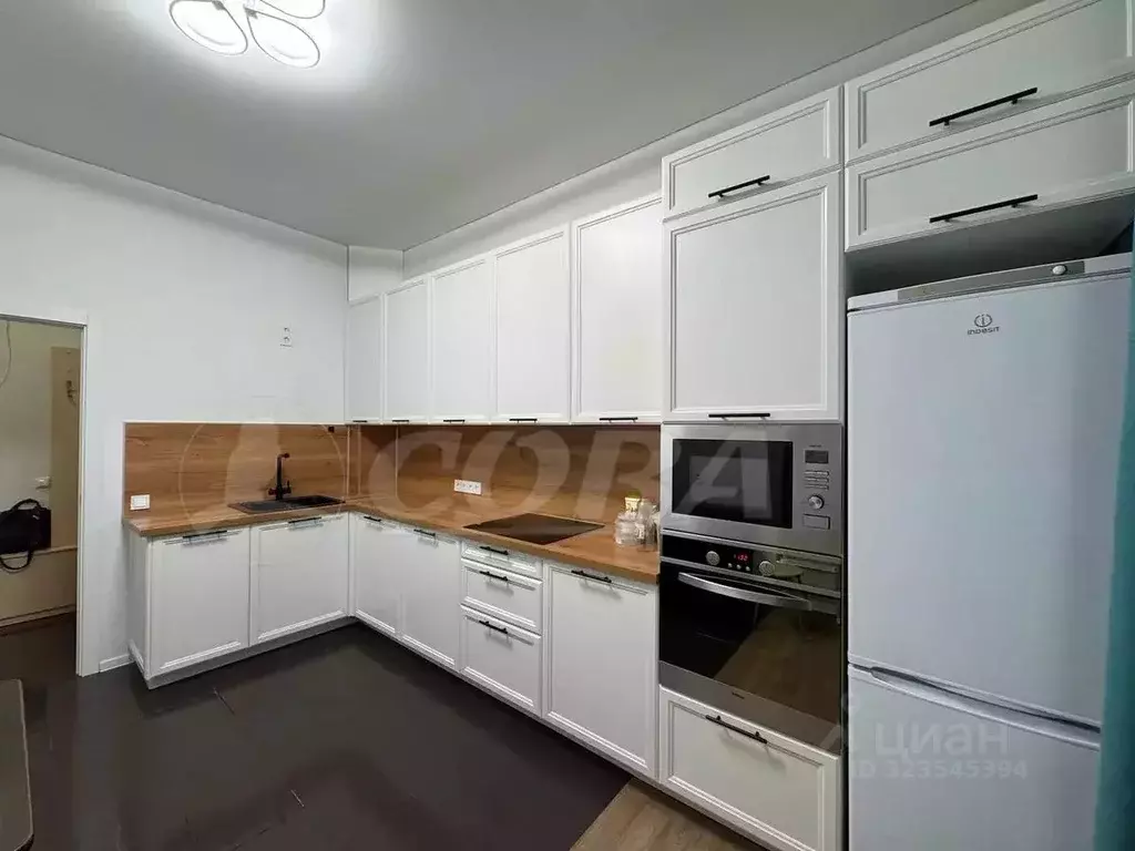 3-к кв. Тюменская область, Тюмень ул. Прокопия Артамонова, 7 (74.1 м) - Фото 2