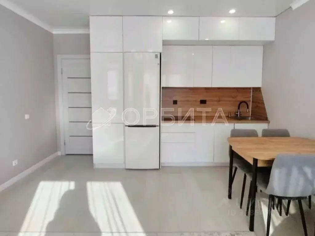 1-к кв. Тюменская область, Тюмень ул. Николая Никитина, 8 (38.9 м) - Фото 1