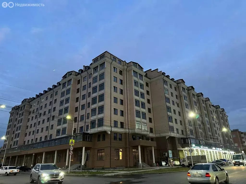 2-комнатная квартира: Владикавказ, улица Курсантов-Кировцев, 4А (77 м) - Фото 2