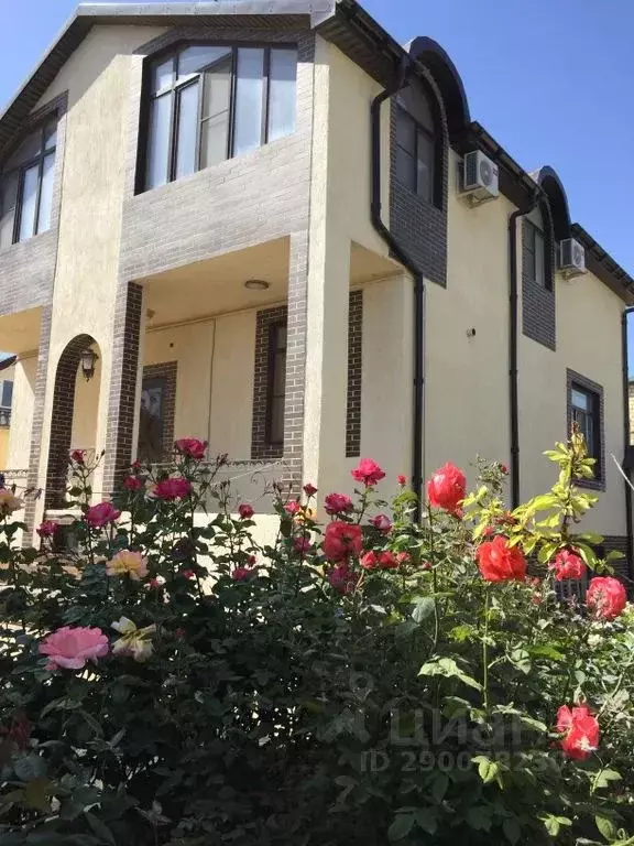 Дом в Дагестан, Дербент Заря СТ, ул. Совхозная (200 м) - Фото 1