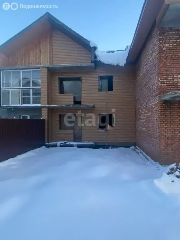 Дом в Улан-Удэ, посёлок Кумыска, улица Алтан-Газар, 9 (166 м) - Фото 0