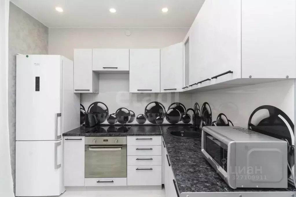 2-к кв. Тюменская область, Тюмень ул. Дмитрия Менделеева, 2к2 (51.6 м) - Фото 2