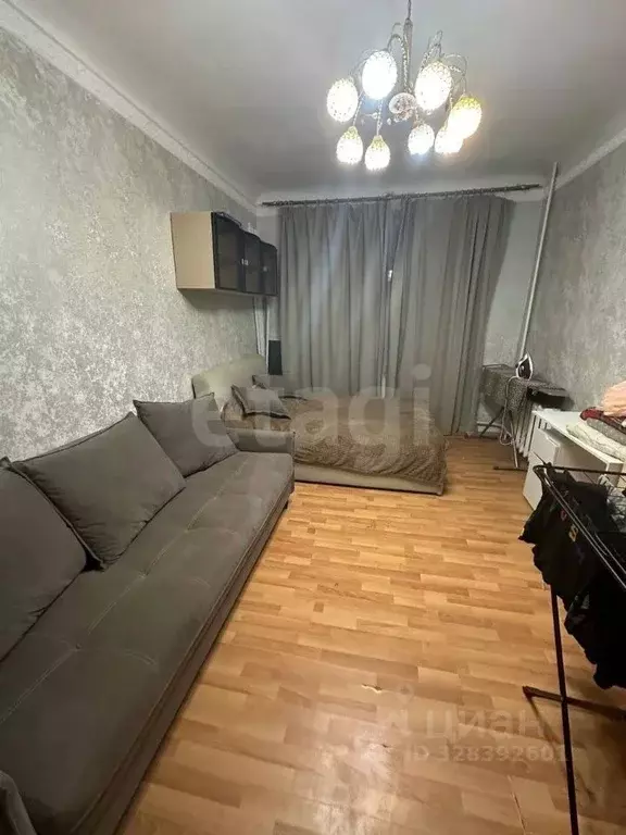 2-к кв. Бурятия, Улан-Удэ Октябрьская ул., 9 (56.0 м) - Фото 1