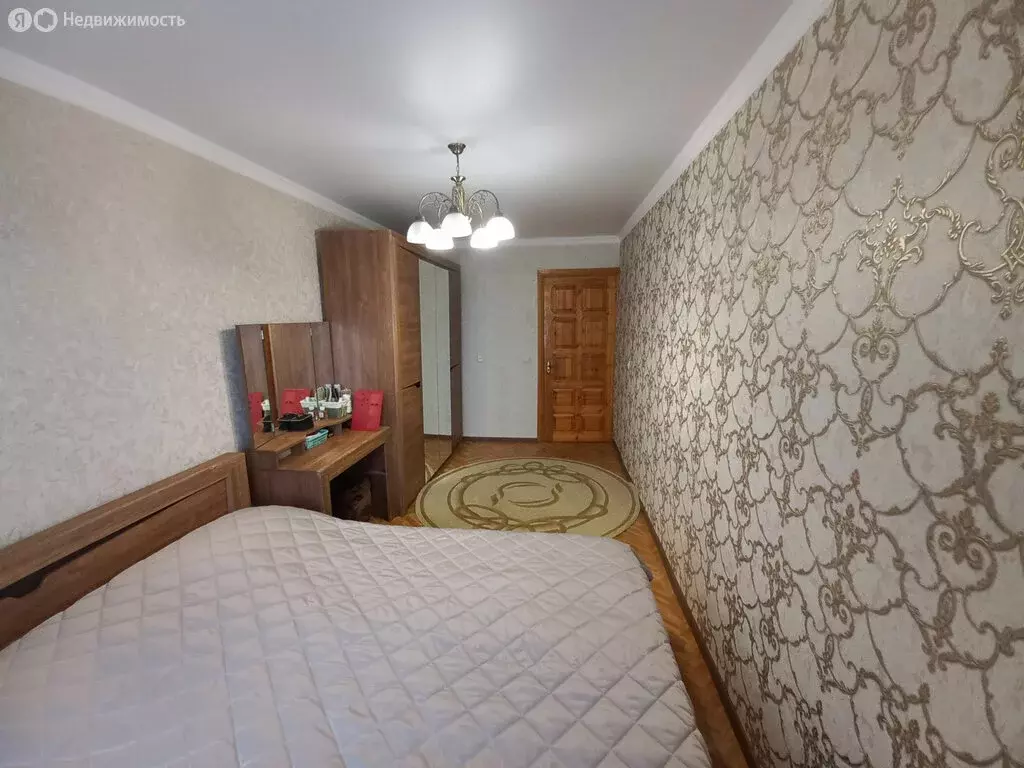 3-комнатная квартира: Владикавказ, улица Гугкаева, 12 (70 м) - Фото 1