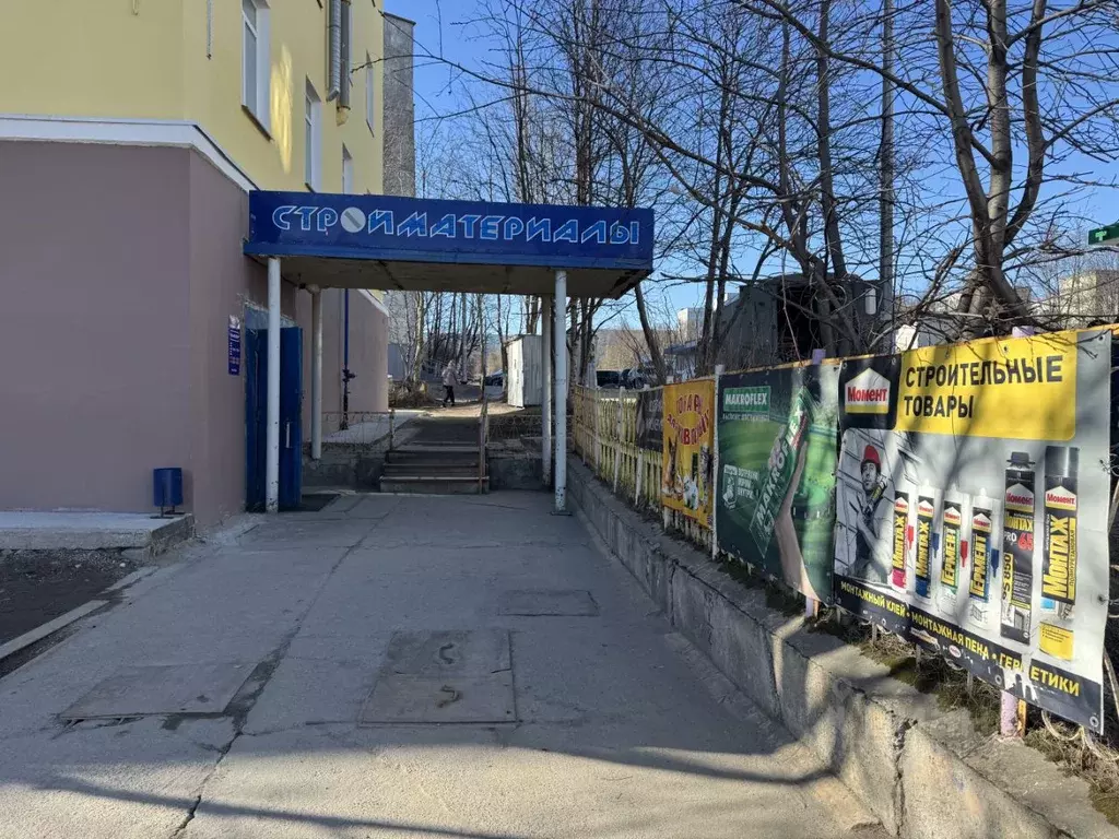 Помещение свободного назначения в Мурманская область, Мурманск ш. ... - Фото 1