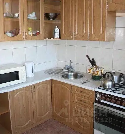3-к кв. Омская область, Омск просп. Мира, 60 (77.8 м) - Фото 1