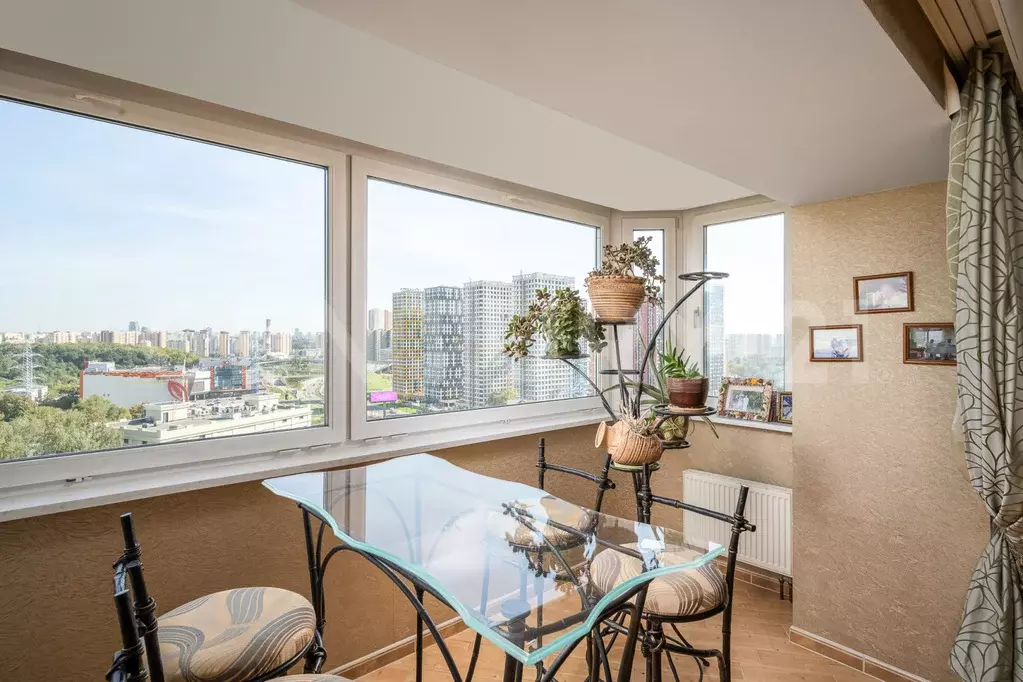 Продается 4-комнатная квартира - Фото 2