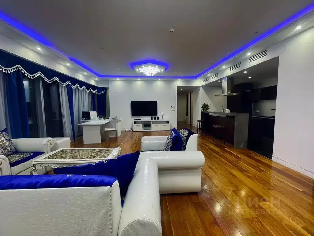 2-к кв. Москва 1-й Красногвардейский проезд, 21с2 (250.0 м) - Фото 1