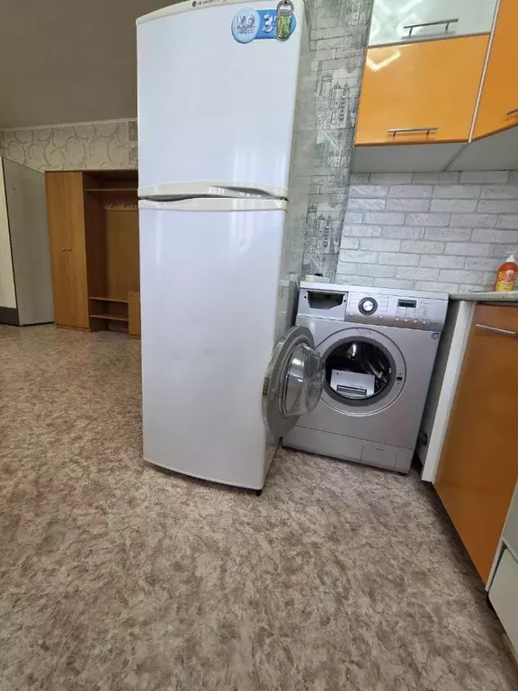 Студия Алтайский край, Бийск Ленинградская ул., 38 (29.0 м) - Фото 2