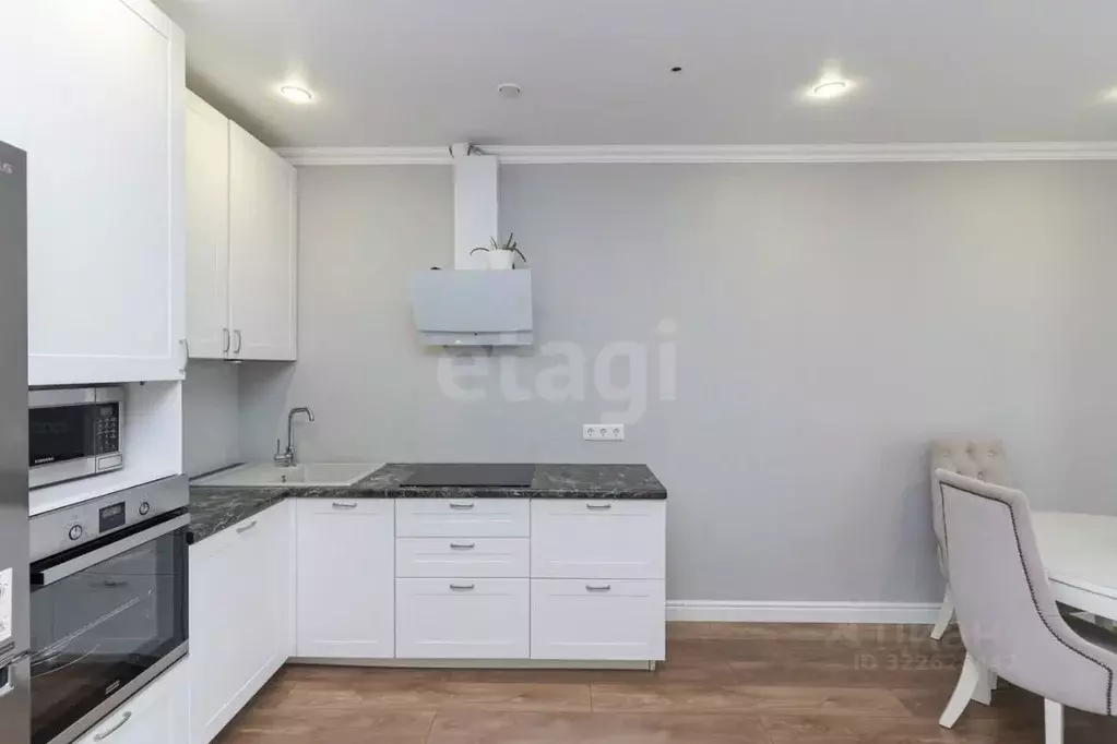 1-к кв. Тюменская область, Тюмень ул. Федюнинского, 64к2 (48.1 м) - Фото 1