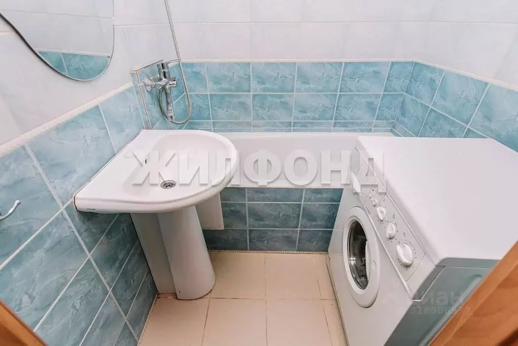 4-к кв. Новосибирская область, Новосибирск Линейная ул., 45/1 (71.5 м) - Фото 1