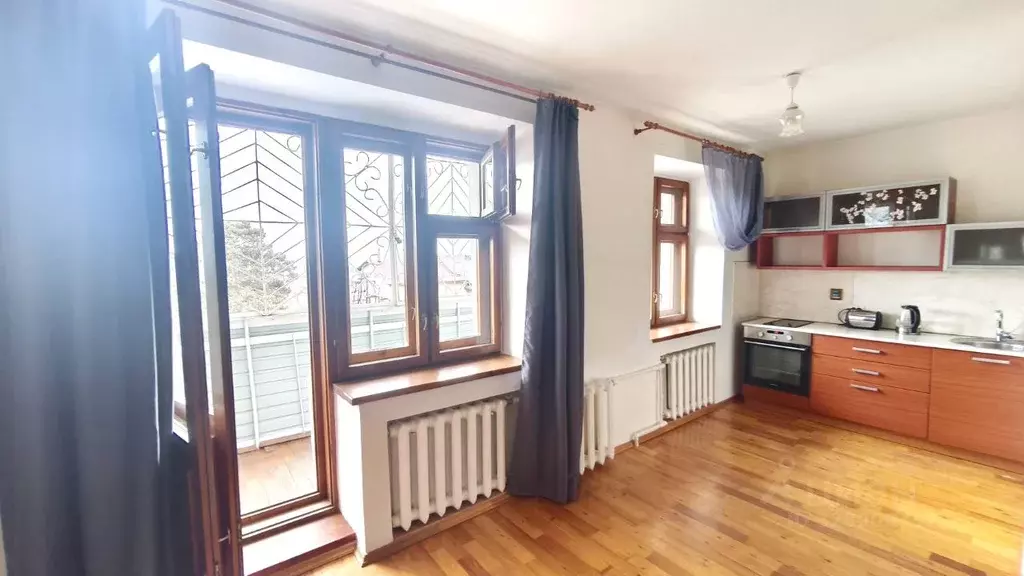 Студия Бурятия, Улан-Удэ 102-й мкр, ул. Ринчино, 28 (34.8 м) - Фото 1