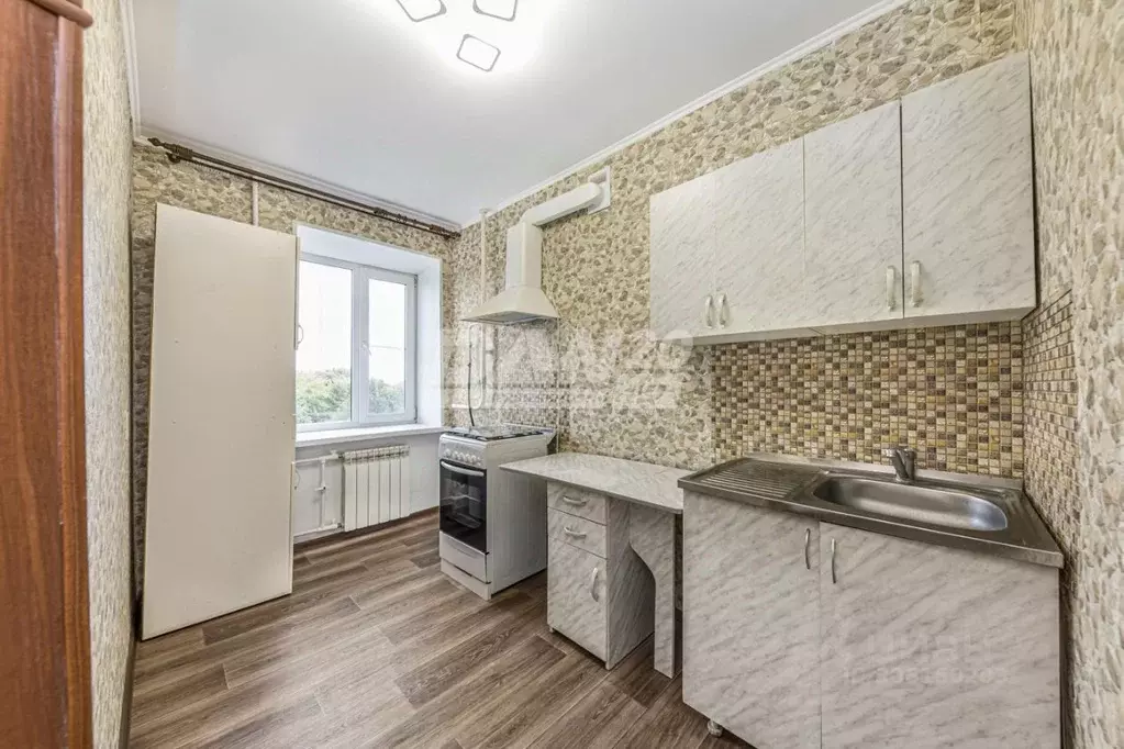 1-к кв. Челябинская область, Челябинск ул. Комарова, 39 (28.2 м) - Фото 0